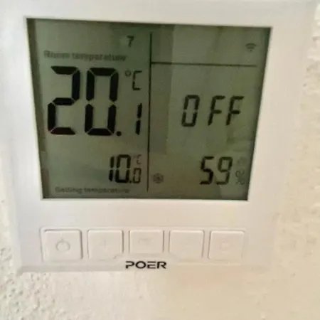 In Aux: 2-room With 24/7 Check-in
