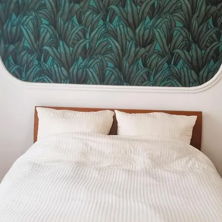 In Aux: 2-room With 24/7 Check-in